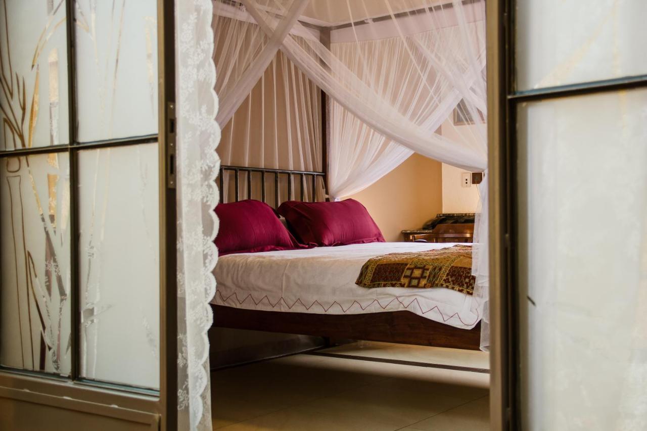 Hotel Bougainviller Kampala Buitenkant foto