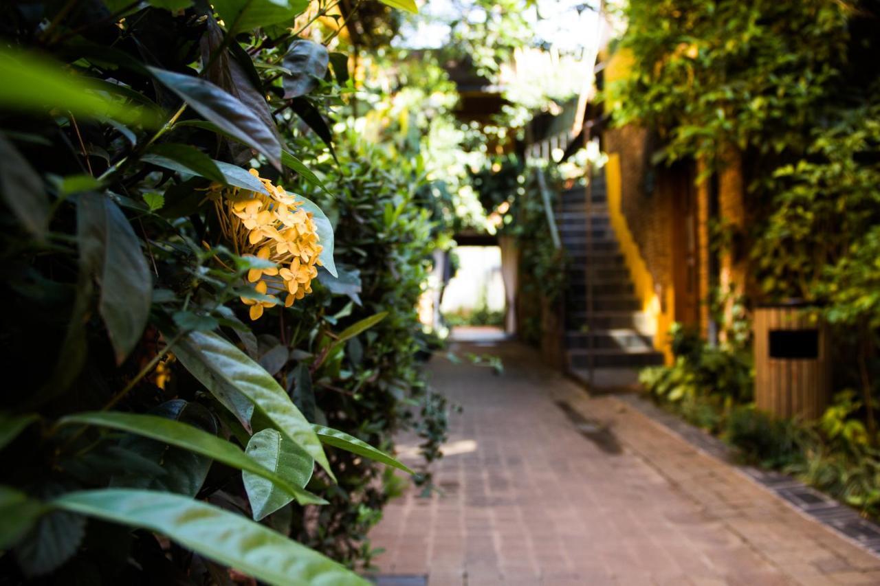 Hotel Bougainviller Kampala Buitenkant foto